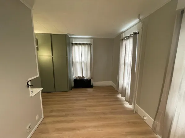 830 W Main St, Kalamazoo, MI