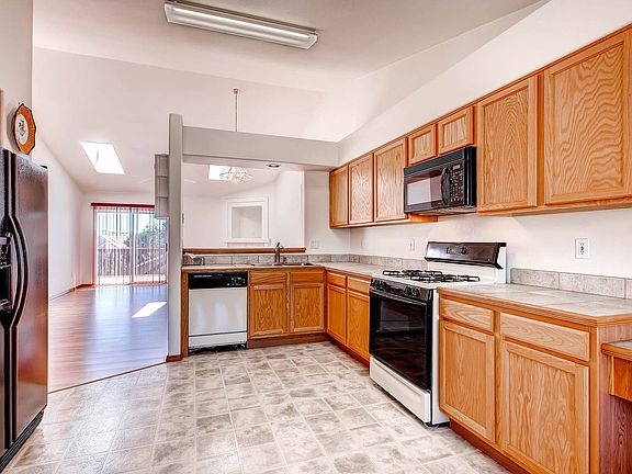 3rd image of 3295 Waverly Ln