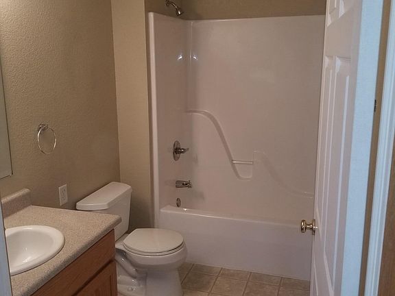 5th image of 115 Amber Ave