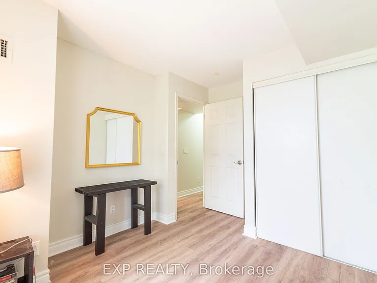 60 Fairfax Cres N #221 — Photo 9