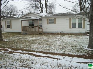 409 W 3rd St, Aurelia, IA 51005