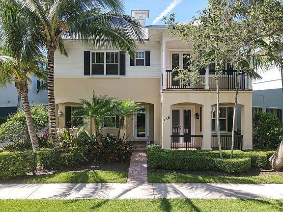 3rd image of 256 W Bay Cedar Circle