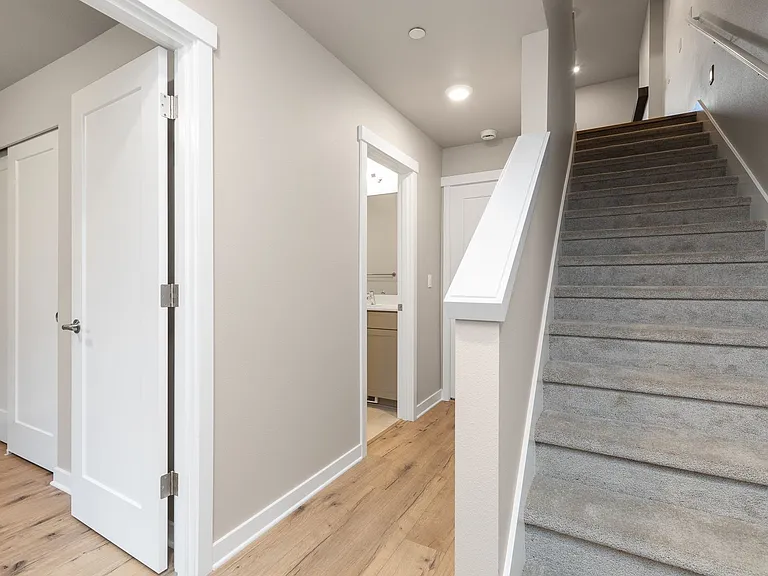 15423 Admiralty Way #B7 — Photo 31