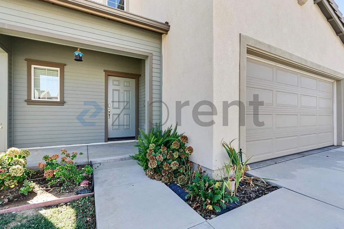 4 bed, 2429 sqft, $3,750 — Photo 3