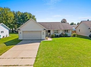 2949 Copper Mountain Ct, Green Bay, WI 54313