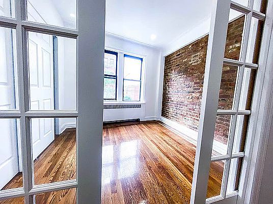 1st image of 3111 Crescent St APT C3