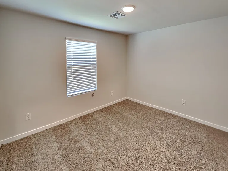 10233 NW 28th St — Photo 13