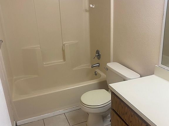 5th image of 410 W Franklin St APT 5