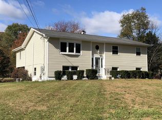 27 Louise Ln, Hopewell Junction, NY 12533
