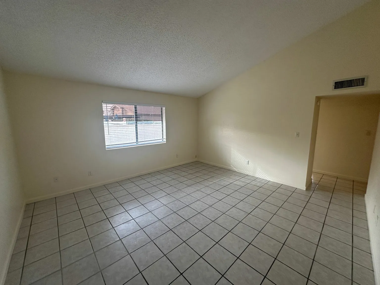 2 Bed 2 Bath Home With Private Pool — Photo 3