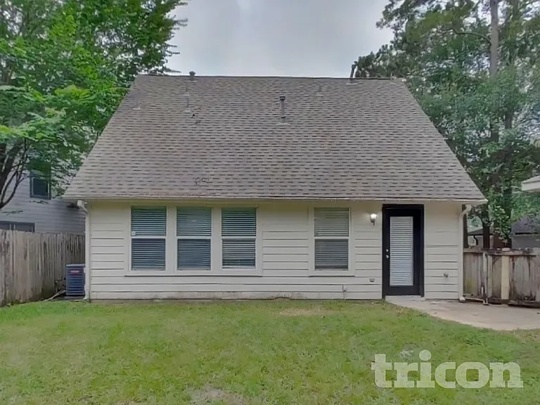 18167 Woodsdale Ct — Photo 15