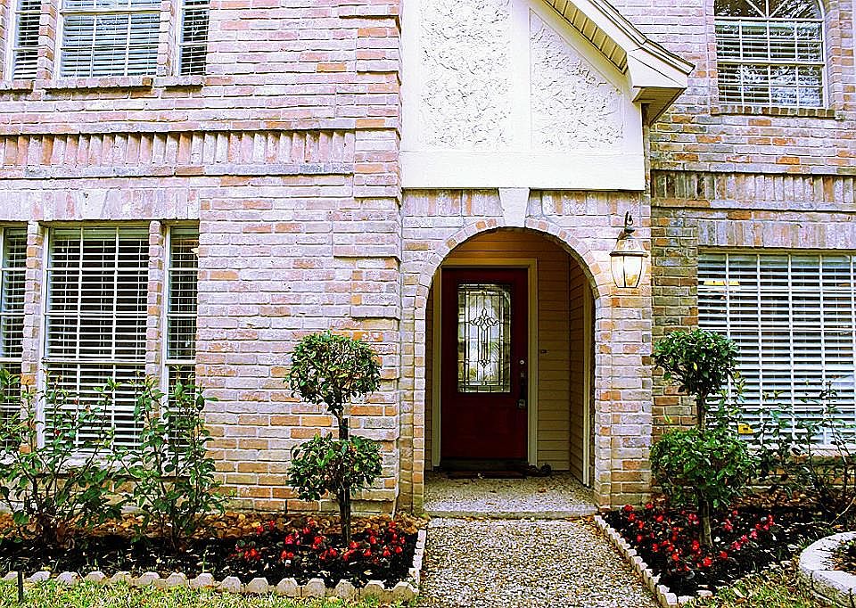 1st image of 15611 Dawnbrook Dr