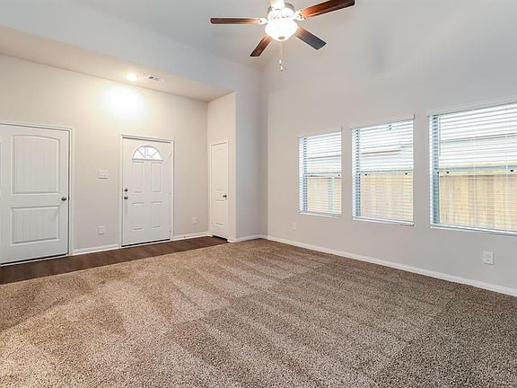 3rd image of 25605 Roy Rogers Ct