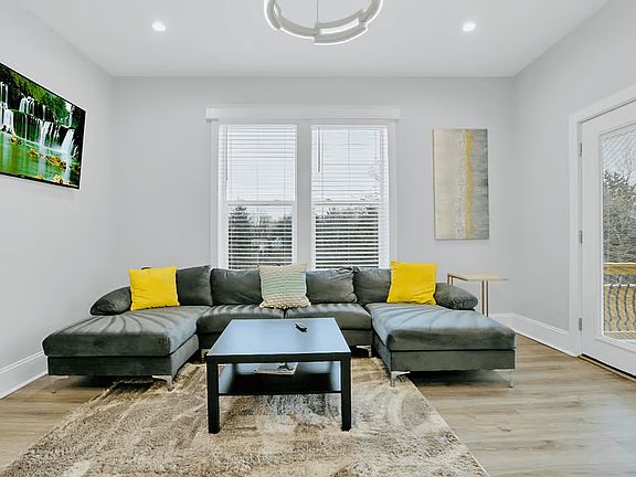 3rd image of 517 Linwood Ave