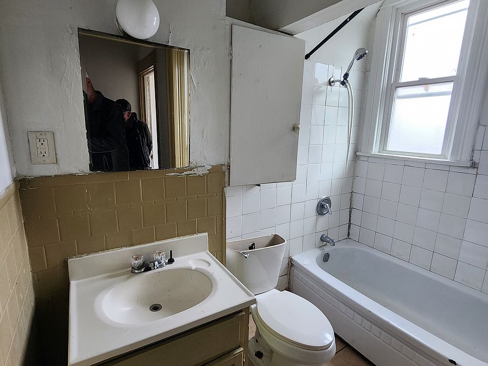 1st image of 3215 Lyndale Ave N #1