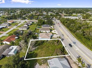 158 NE Saint James Dr, Port Saint Lucie, FL 34983