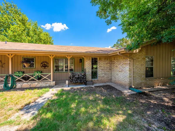 112 Deerfield Dr W, Ingram, TX 78025