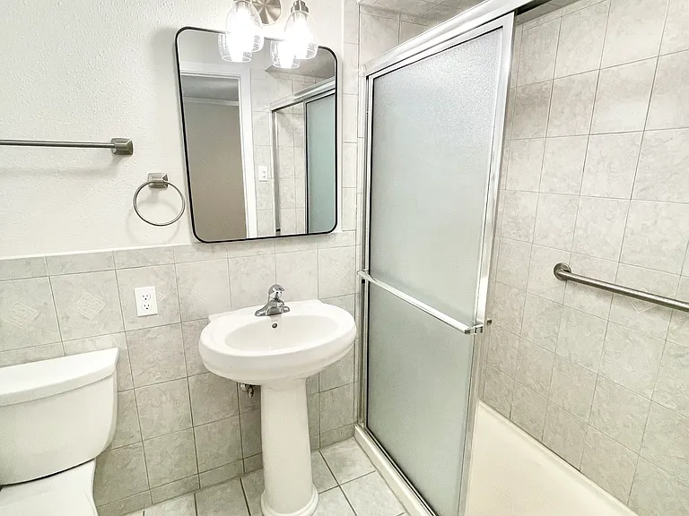 Main bedroom ensuite
