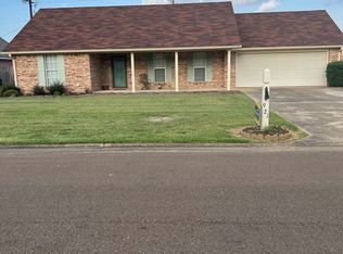 921 N Park Cir, Greenwood, MS 38930