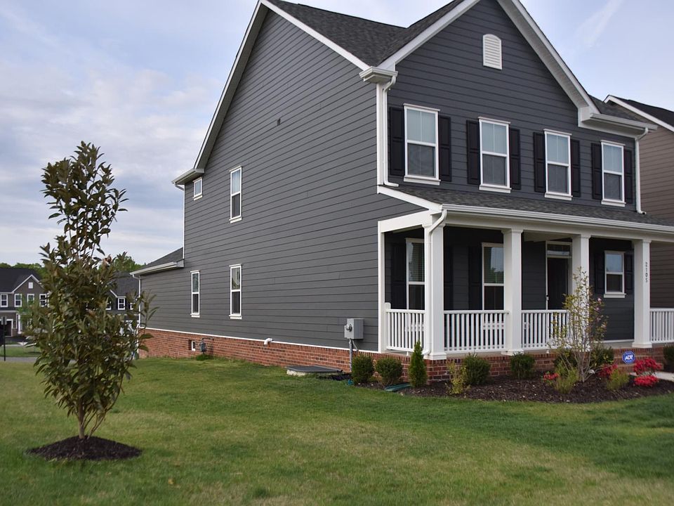 House w/Side Yard View