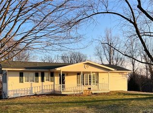 7553 E Hurst Rd, Pekin, IN 47165