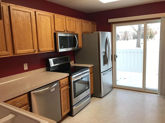 3rd image of 304 Wilderness Dr