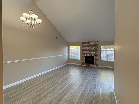 3rd image of 1111 Lord Nelson Ln