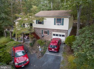 1206 Lakeview Dr, Cross Junction, VA 22625