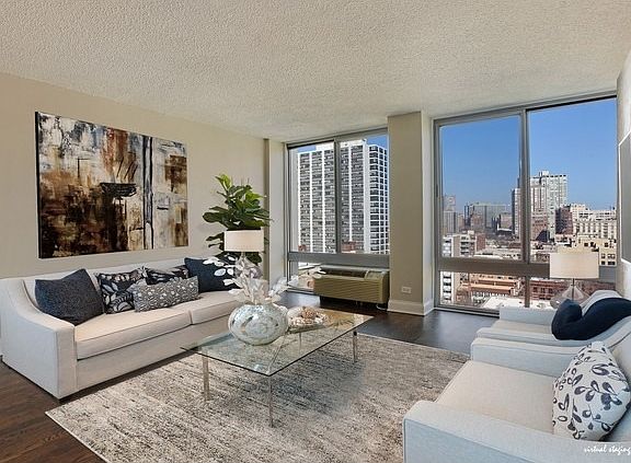 3rd image of 450 W Briar Pl APT 12B