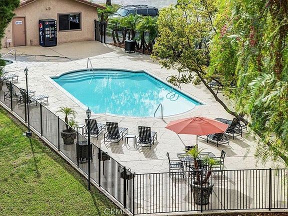 3rd image of 3888 San Ramon Dr Unit 20