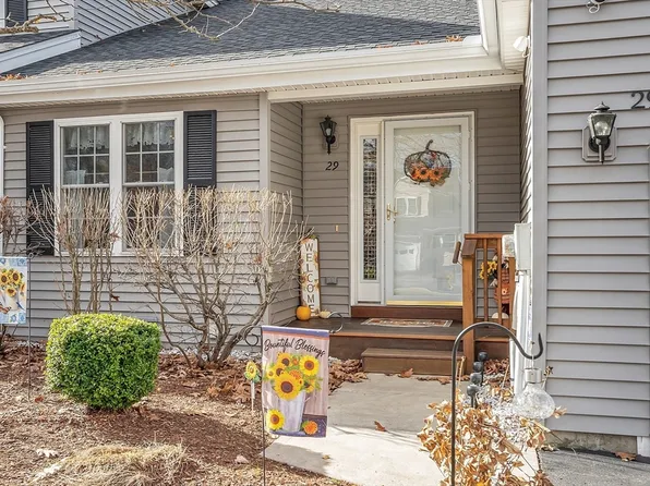29 Bridle Cross Rd #28, Fitchburg, MA 01420