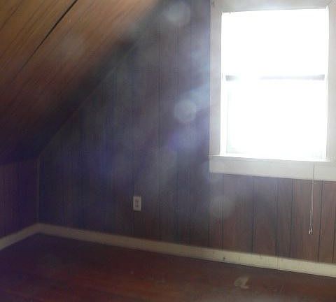 3rd image of 223 N Washington Street Upr