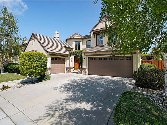 3rd image of 16835 Zinfandel Cir