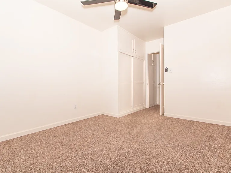 Charming 1 Bed/1 Bath - Just One Block from the Ocean in North Pacific Beach! — Photo 9