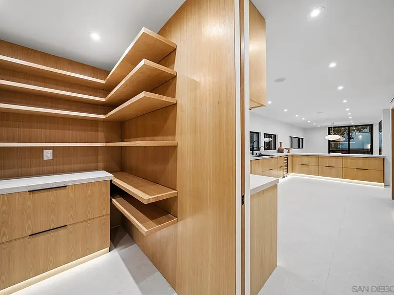 7376 Fay Ave — Photo 18