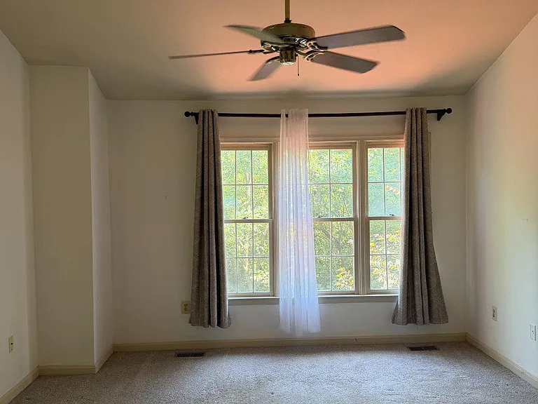 8686 Manahan Dr — Photo 12