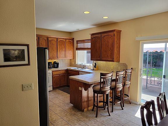 3rd image of 457 Kennwood Dr