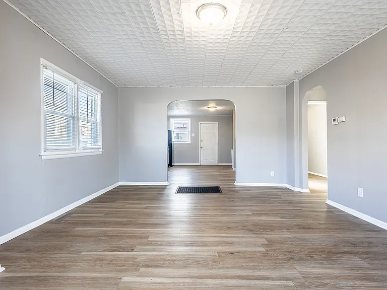 4105 Avenue C — Photo 15