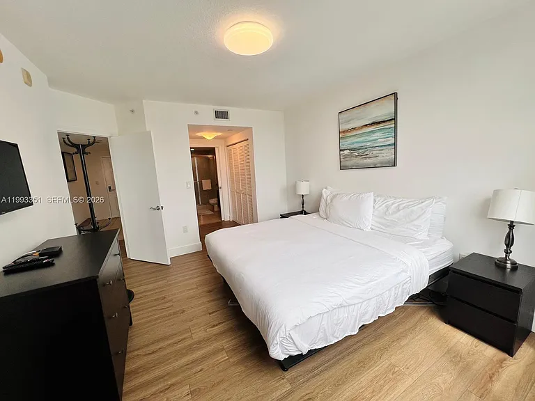 19501 W Country Club Dr #1408 — Photo 15