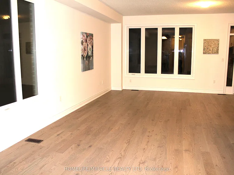 94 Bermondsey Way — Photo 4