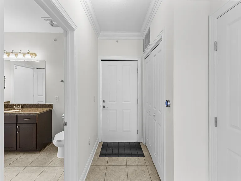 936 Perry St #304 — Photo 12