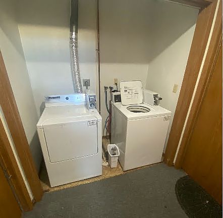 4th image of 441 Lindale Dr APT 1