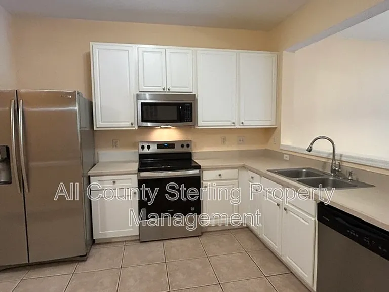 5052 Hawkstone Dr — Photo 8