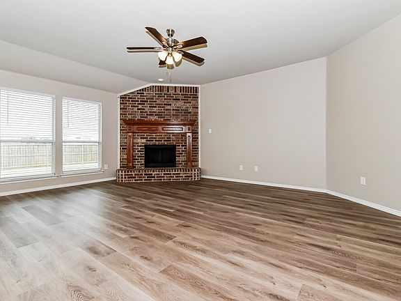 3rd image of 600 Preston Dr