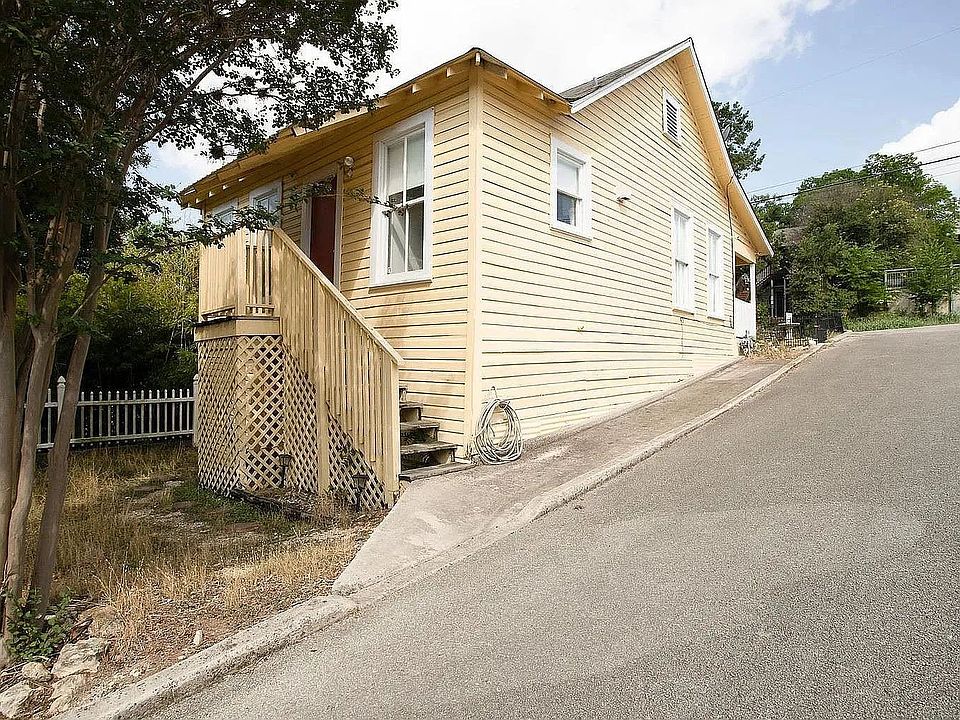1st image of 431 Lindsey St
