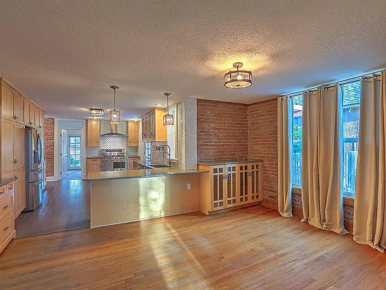 1010 Forrester St NW — Photo 8