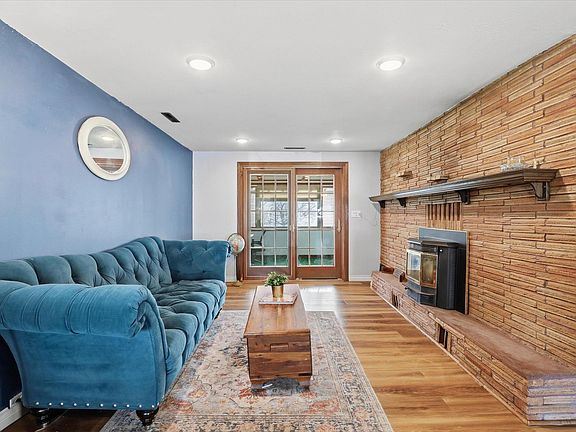 4th image of 3803 W Heroy Ave