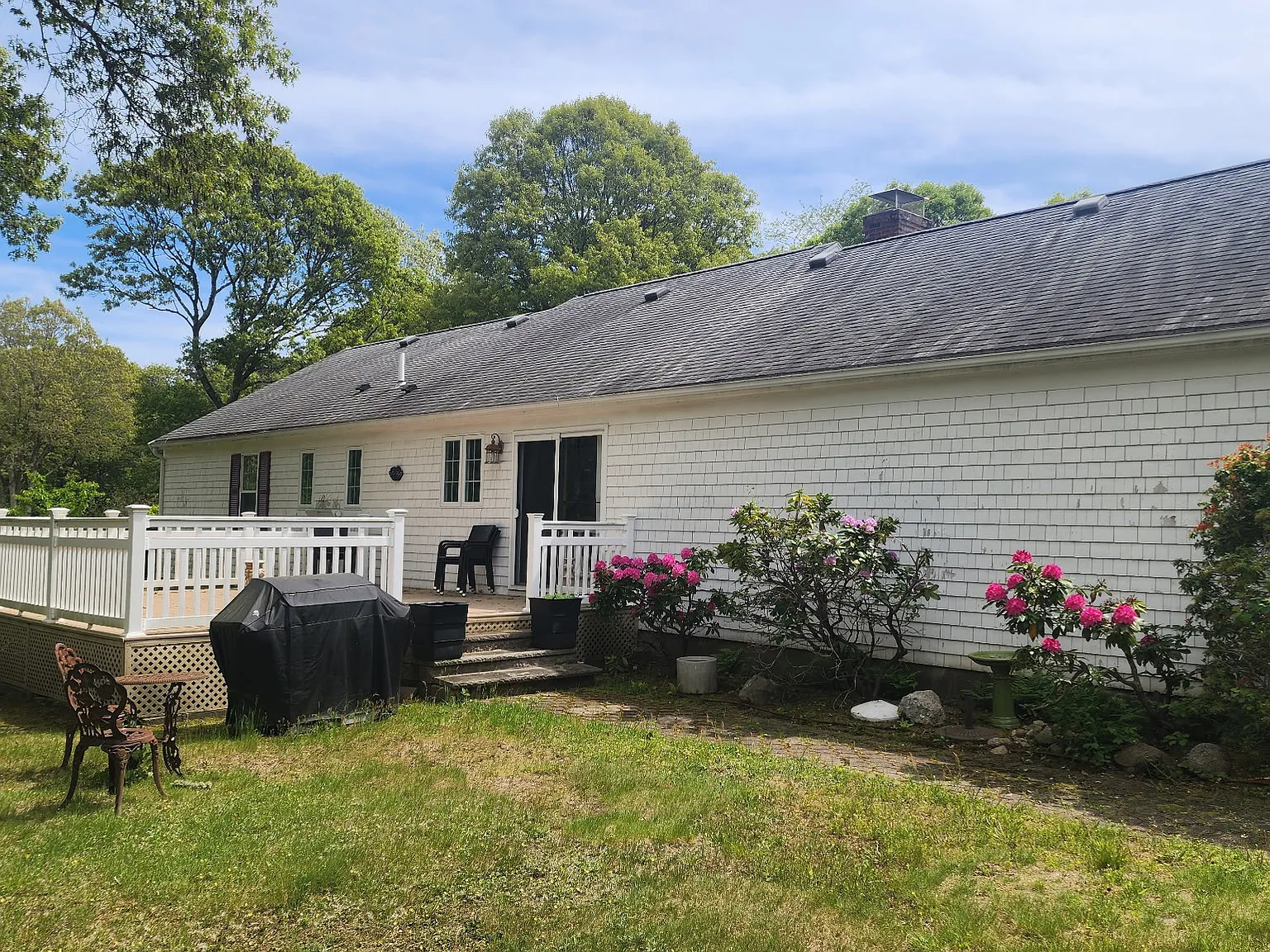 3 bed, 1184 sqft, $3,700 — Photo 2