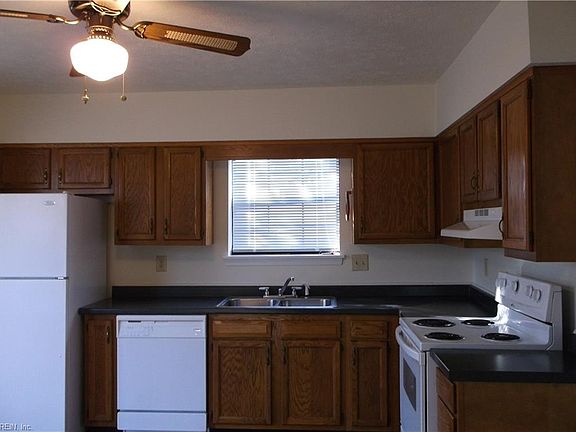 5th image of 1613 Skiffes Creek Cir