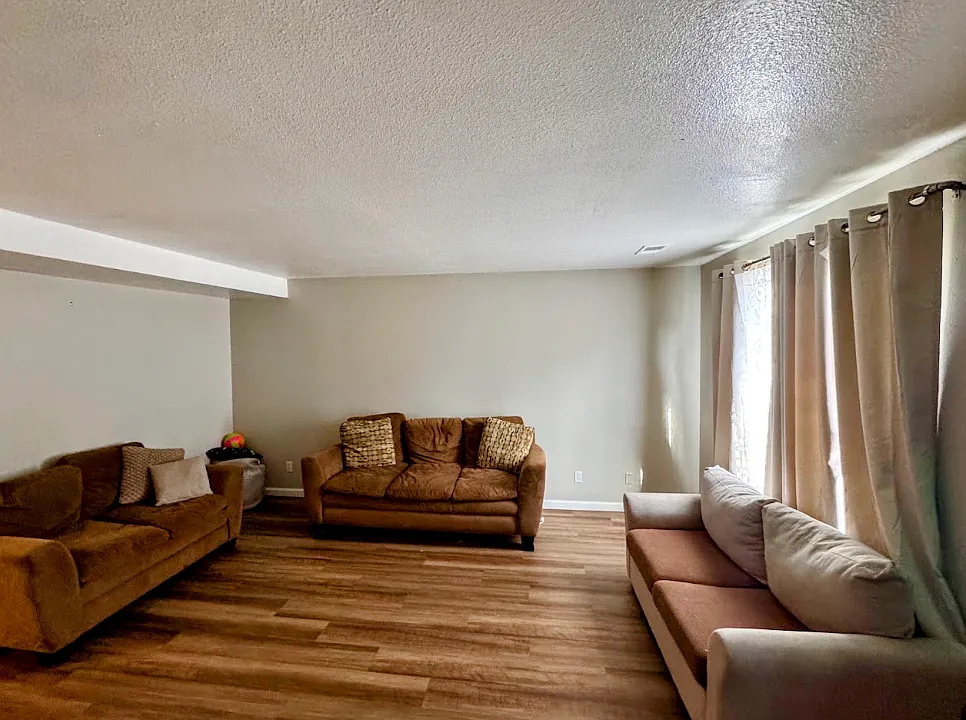 3 bed, 1129 sqft, $1,700 — Photo 3